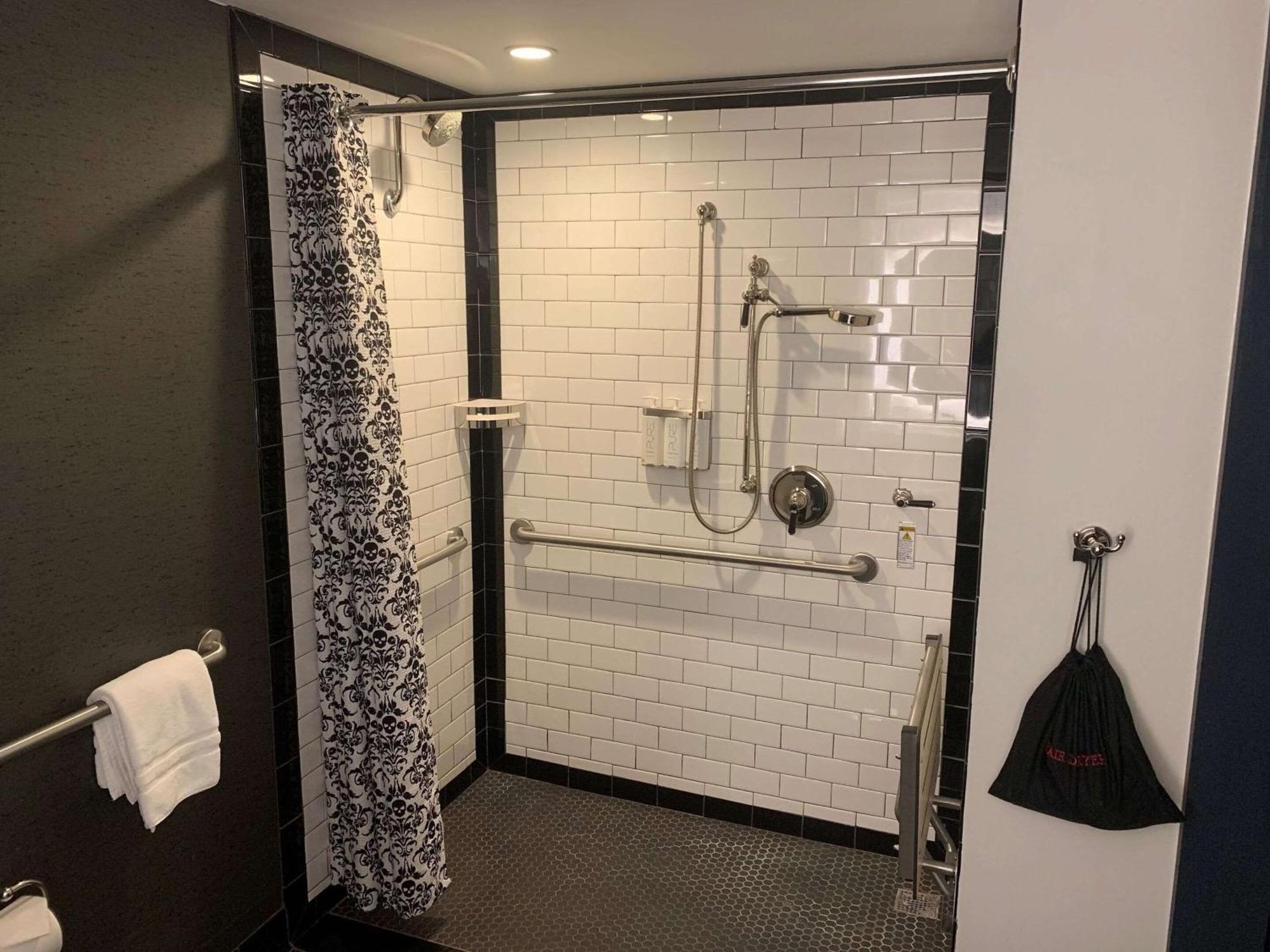 Cambria Hotel New Orleans Downtown Warehouse District Екстер'єр фото